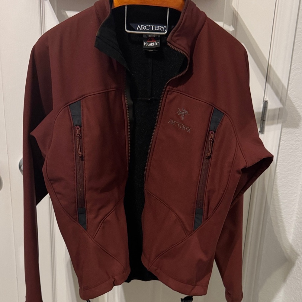 Arc'teryx Men's Performance Jacket - Dark Red